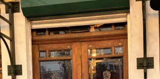 Anna et la porte secrète